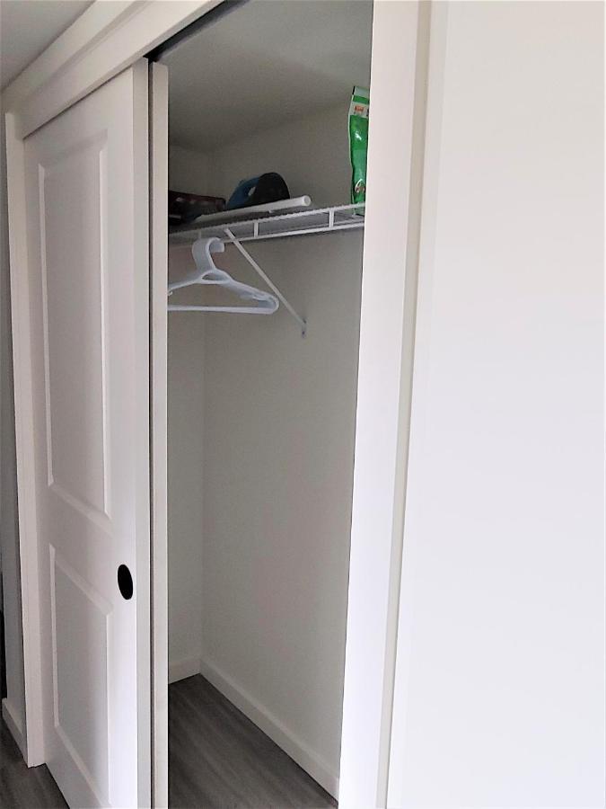 Serene 2 Bedroom Condo With Balcony And Lakeview Winnipeg Eksteriør billede