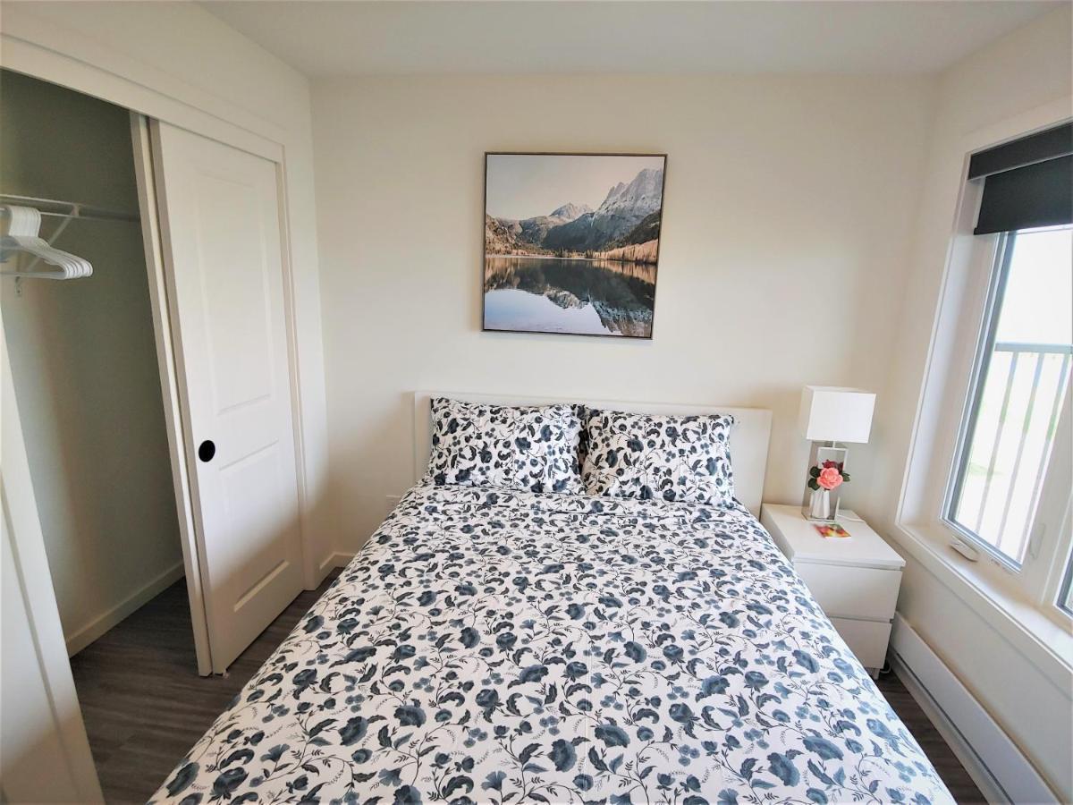 Serene 2 Bedroom Condo With Balcony And Lakeview Winnipeg Eksteriør billede